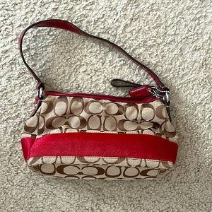 Coach: Brown/Red Shoulder Handbag